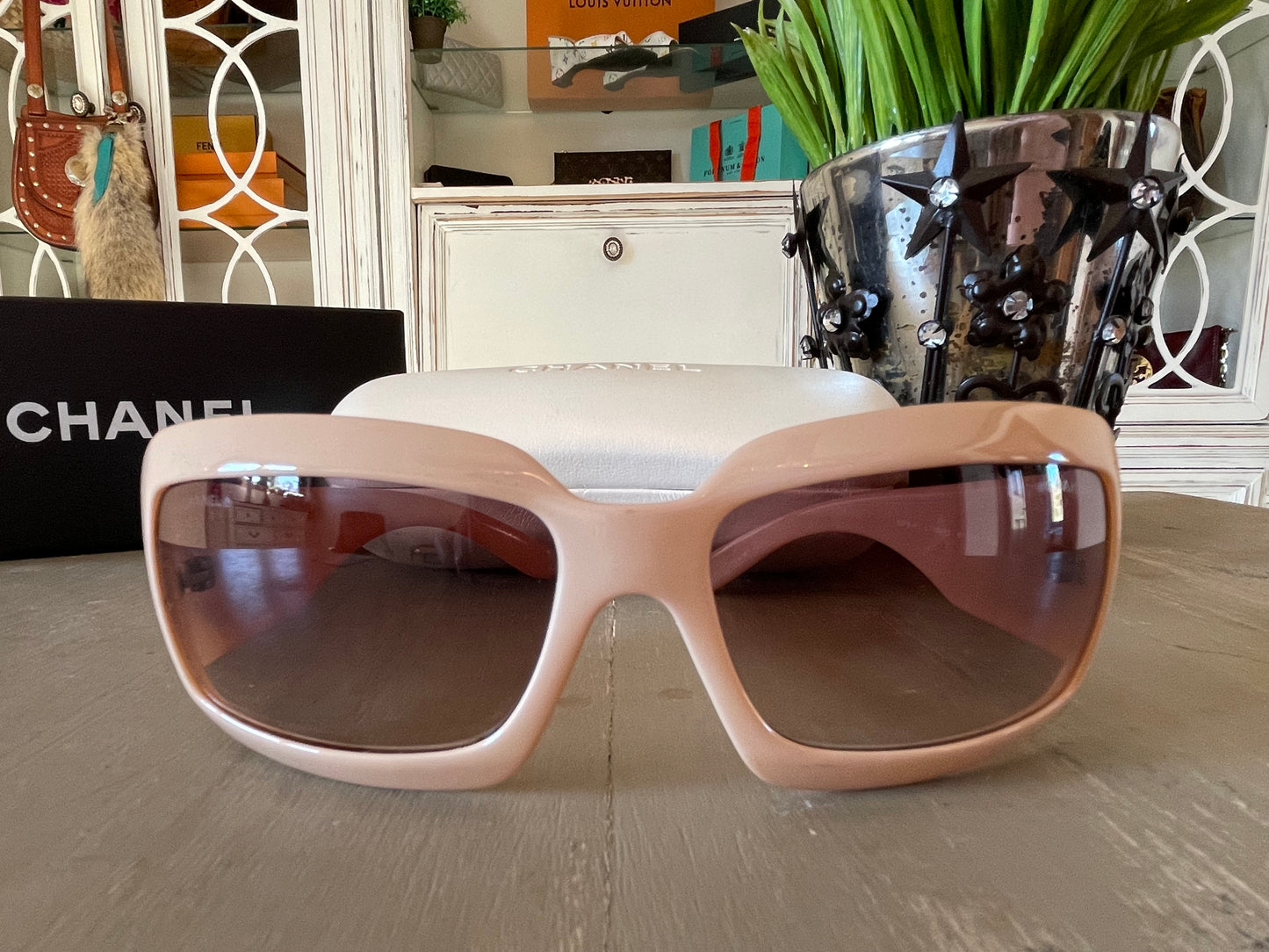 Chanel Sunglasses 5076H - Cream CC-Mother of Pearl Vintage